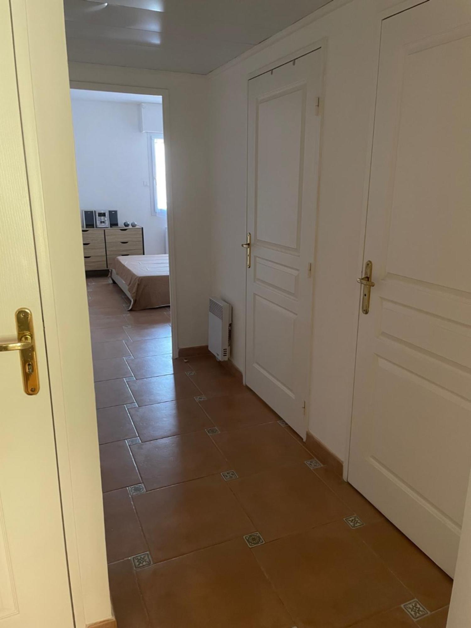 2 Pieces Saint Raphael Renove, Classe 4 Etoiles, 100 M Plages, Piscine, Tennis, Parc, Terrasse, Jardin Privatif Luaran gambar